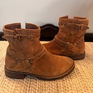 UGG Women's Fabrizia Short Moto Motorcycle Boot Sz 8 Brown Suede Leather Buckles
